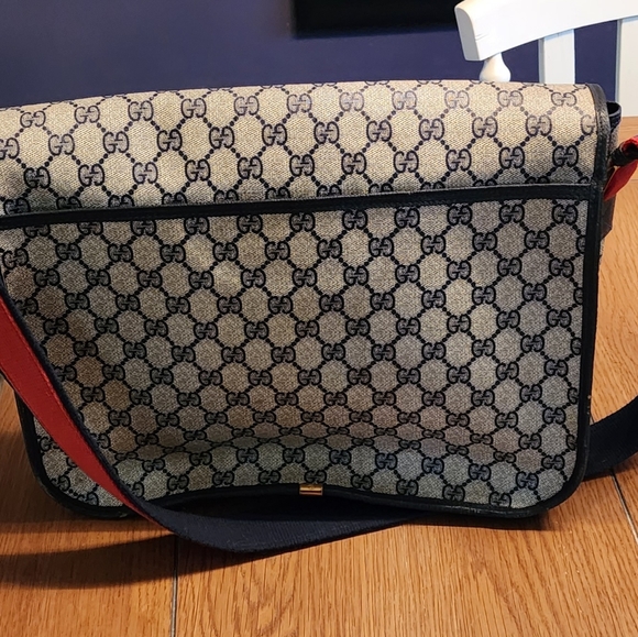 COPY - Vintage Gucci Large Messenger Bag - Picture 7 of 13